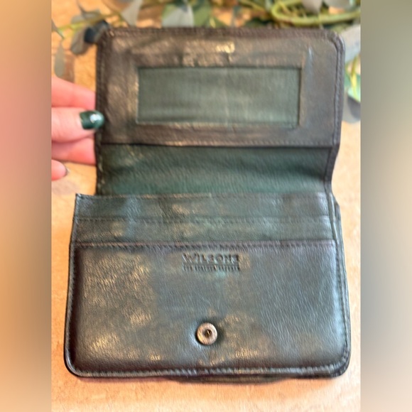 Vintage Wilson’s leather Forrest green wallet with keyring. - Picture 5 of 14
